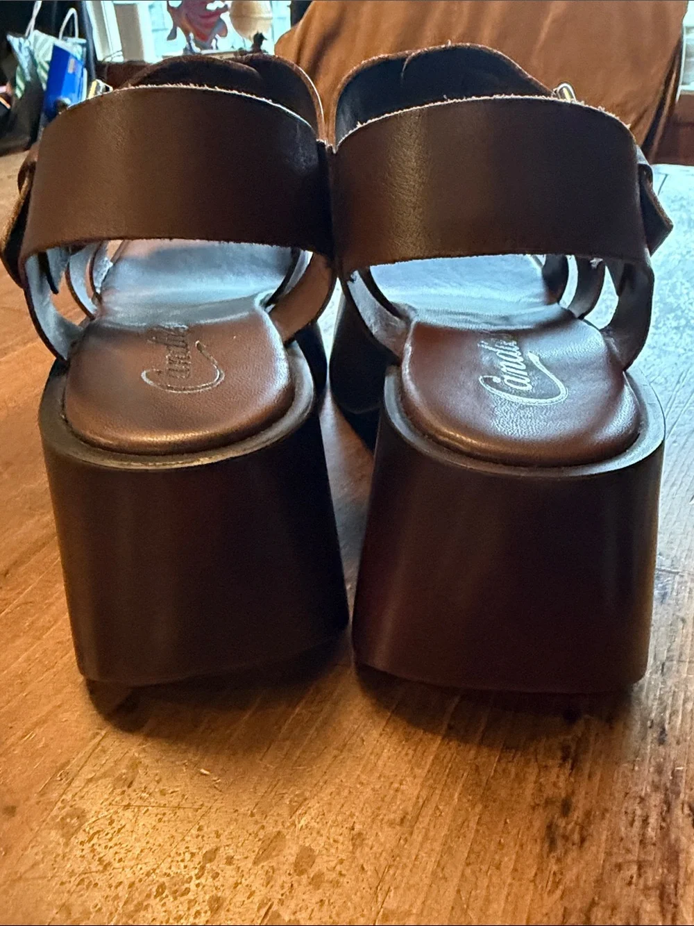 Candie’s chocolate Leather Laura Platform Sandal size 7/37